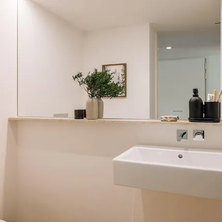 Espot - 2 Bedrooms In Graca Appartamento Lisbona